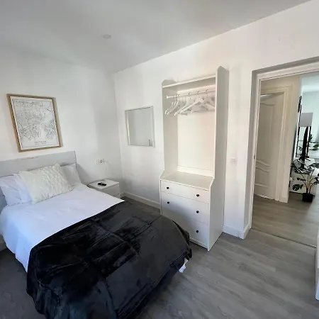 Apartment El Arbeyal For 3 *